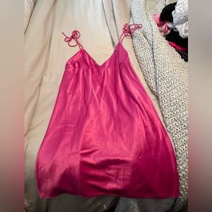 Victoria Secret Womens Nightgown. Size XL. Never worn.